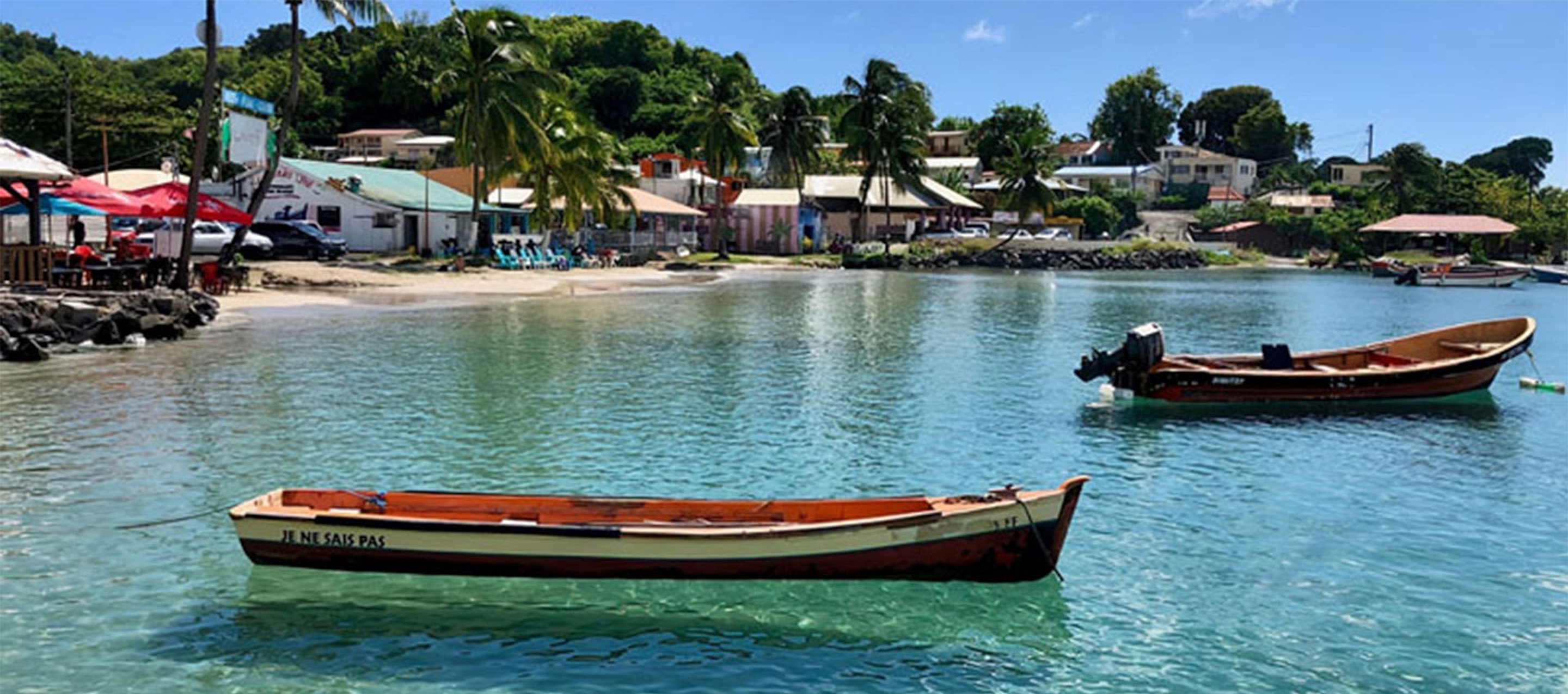 Barques de pecheurs au bourg de Sainte-Anne